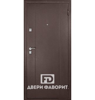 Дверь в коттедж с чёрным цинкогрунтом
