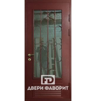 Дверь в котельную с решеткой вентиляционной