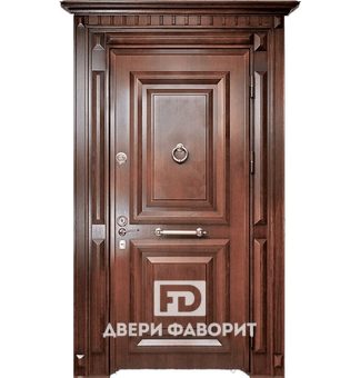 металлическая парадная дверь с декоративной стучалкой